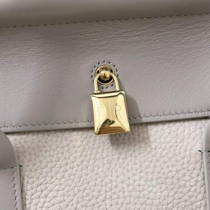 Picture of Loro Piana Handbags _SKUfw213257797fw